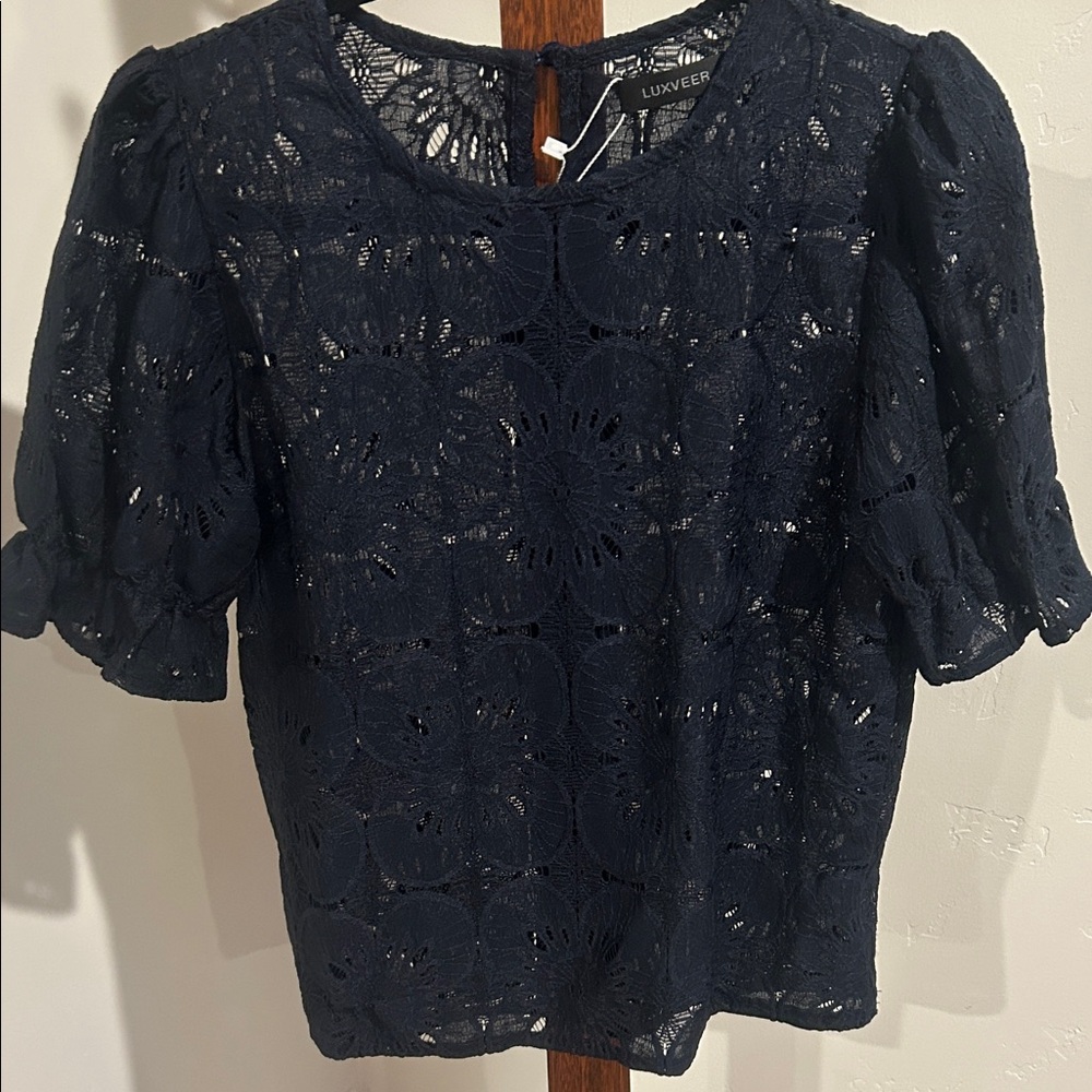 NWT‎ Luxveer Floral lace gently puff-sleeves Women’s Top Size S